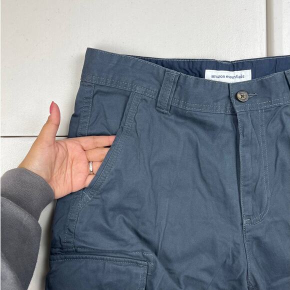 Amazon Essentials Men's 42W Navy Blue 10" Inseam Classic Fit Cargo Shorts - Picture 5 of 11